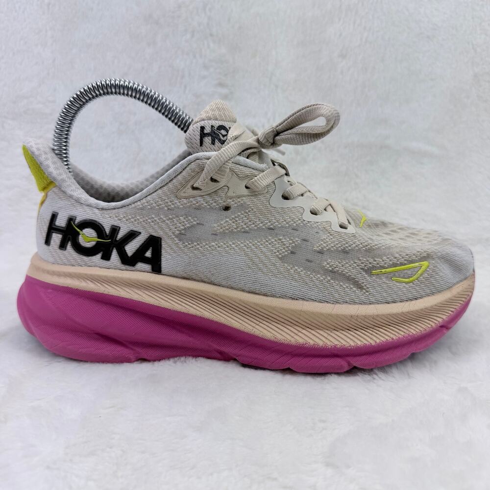 HOKA Clifton 9 Womens Running Shoes Beige Pink Size 6 B Cushioned Sneakers